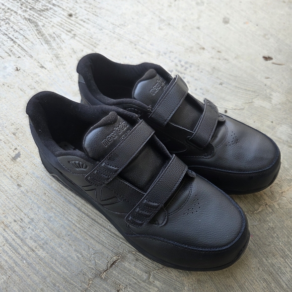 Black New Balance Velcro Sneakers - Picture 1 of 5